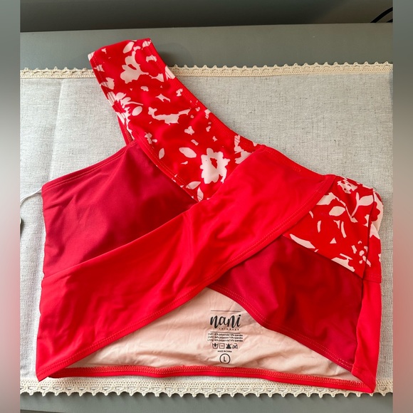 One shoulder bathing suit top - Picture 1 of 4